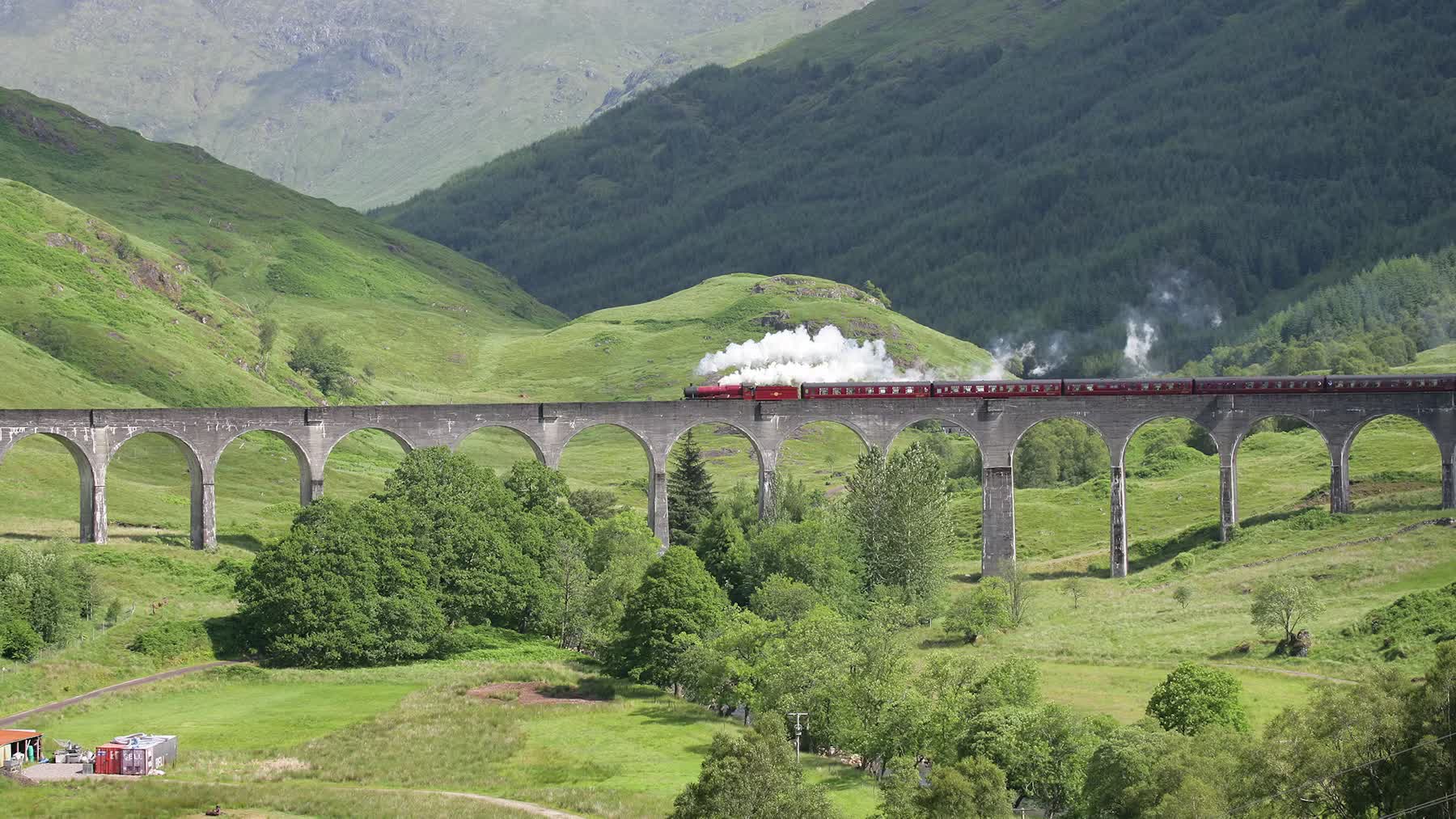Glenfinnan Viaduct on a Scotland day tour